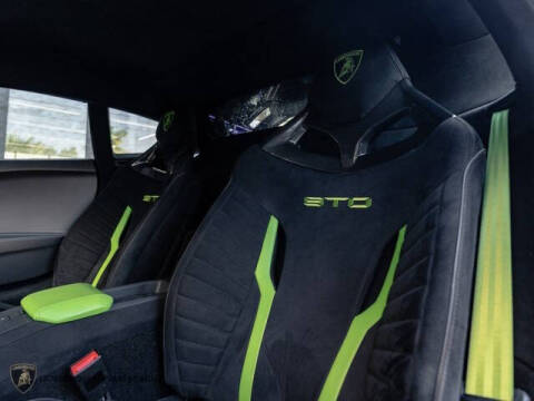 2024 Lamborghini Huracan STO