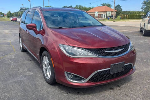 2017 Chrysler Pacifica Touring-L Plus
