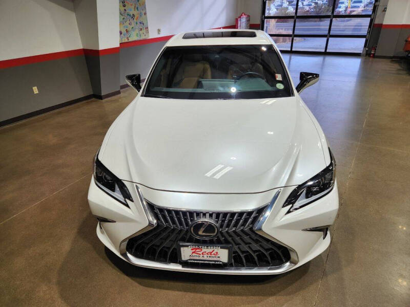 2023 Lexus ES 300h