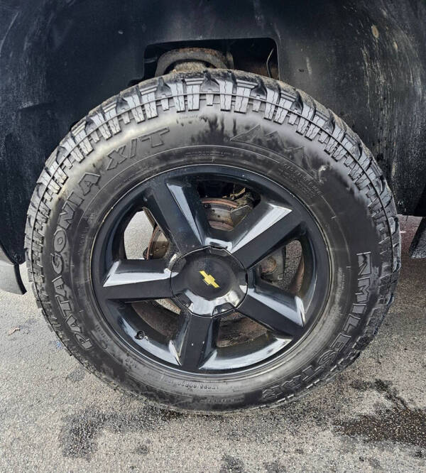 2011 Chevrolet Avalanche LS