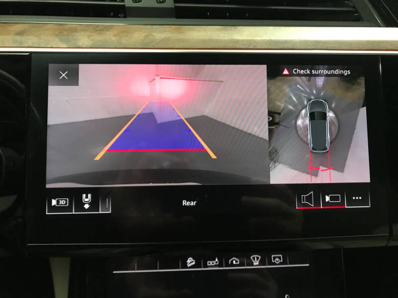 2019 Audi e-tron quattro Prestige