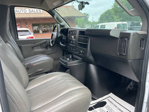 2022 Chevrolet Express 2500