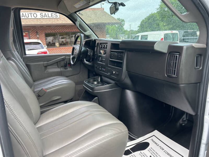 2022 Chevrolet Express 2500