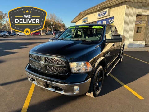 2016 RAM 1500 SLT
