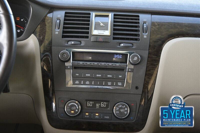 2011 Cadillac DTS Luxury Collection