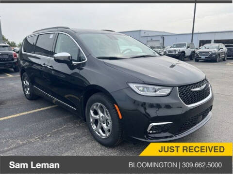 2023 Chrysler Pacifica for sale at Sam Leman CDJR Bloomington in Bloomington IL