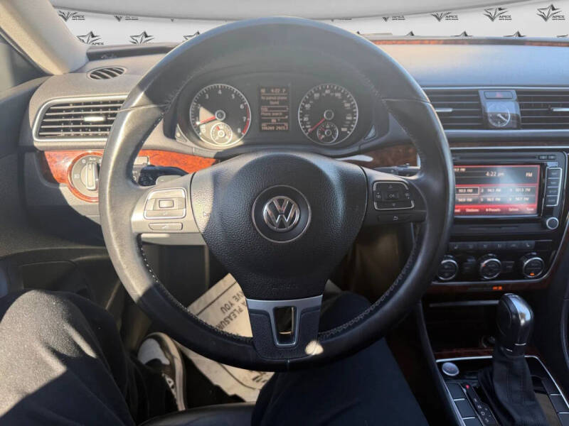 2012 Volkswagen Passat V6 SEL Premium