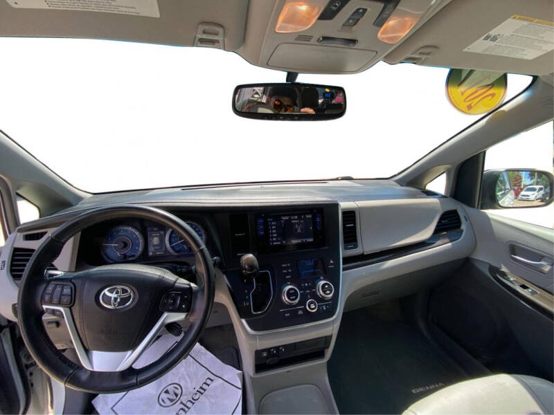 2017 Toyota Sienna