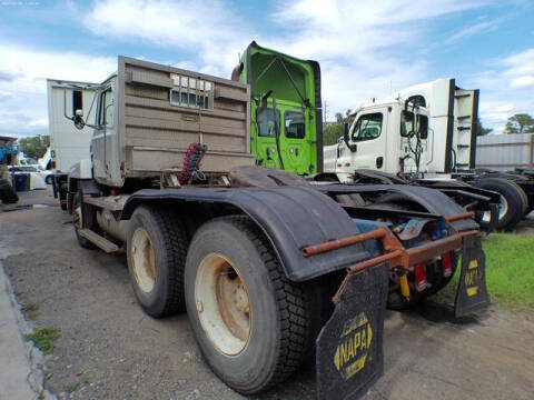 1995 Mack CH613