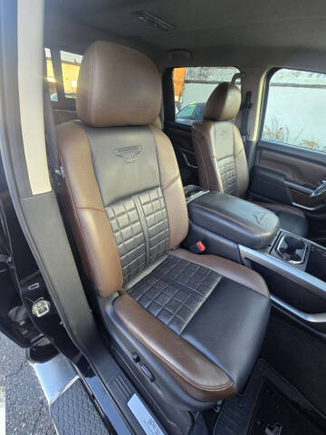 2017 Nissan Titan Platinum Reserve