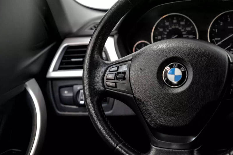 2017 BMW 3 Series 320i