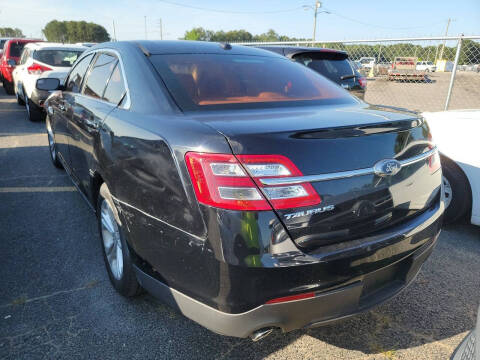 2016 Ford Taurus SE