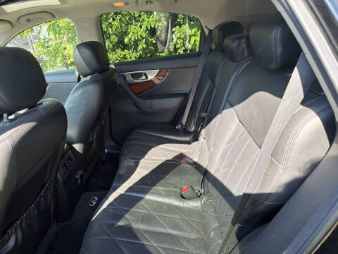 2010 Infiniti FX50