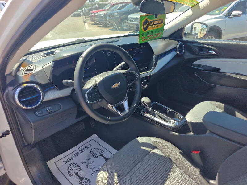2025 Chevrolet Trax LT