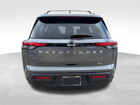 2023 Nissan Pathfinder SV