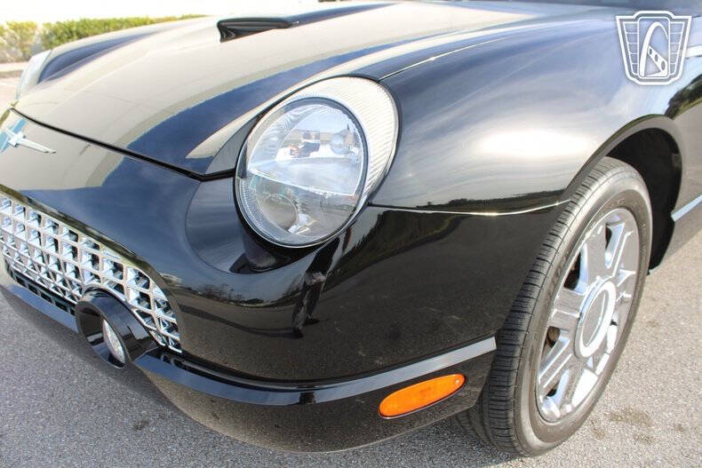 2005 Ford Thunderbird Deluxe