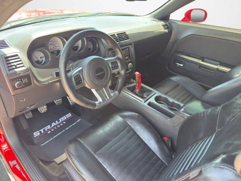 2014 Dodge Challenger SRT8 Core