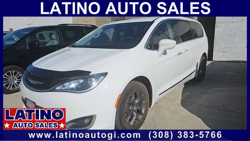 2017 Chrysler Pacifica Touring-L