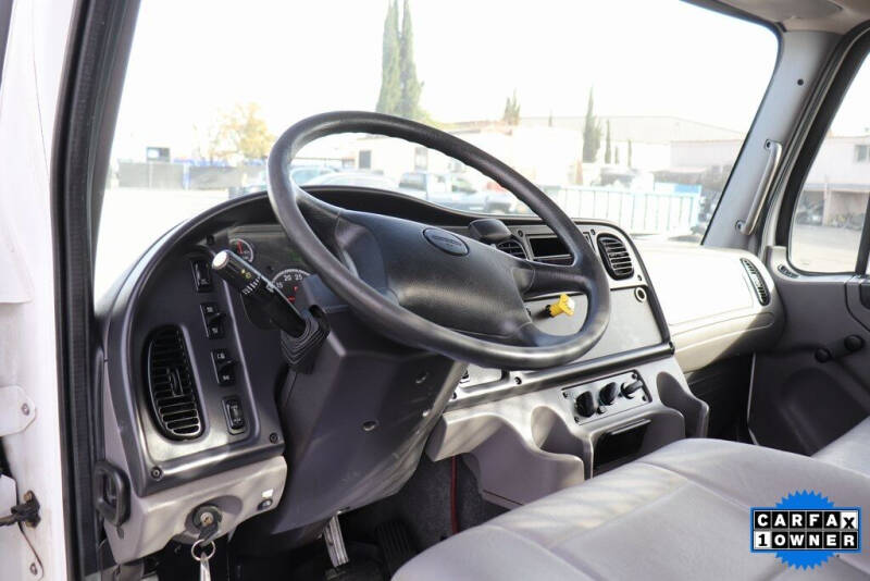 2019 Freightliner M2 106