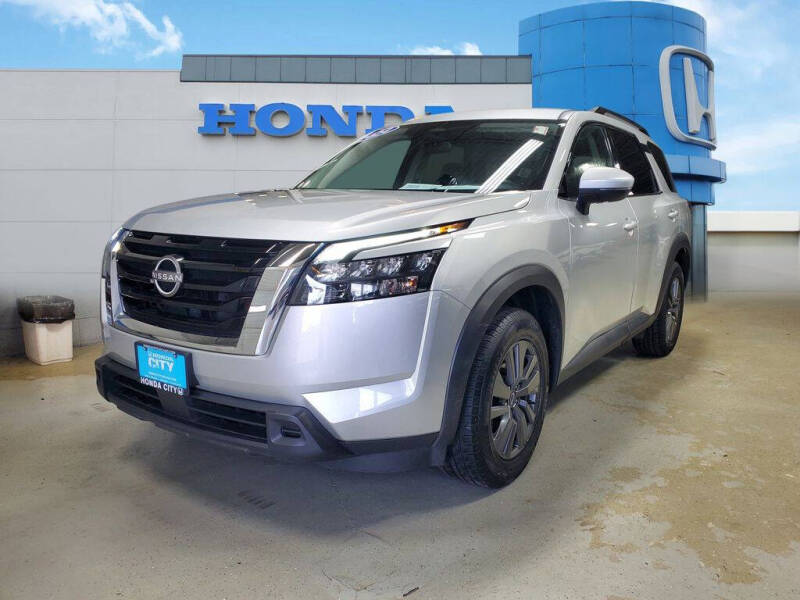 2024 Nissan Pathfinder SV