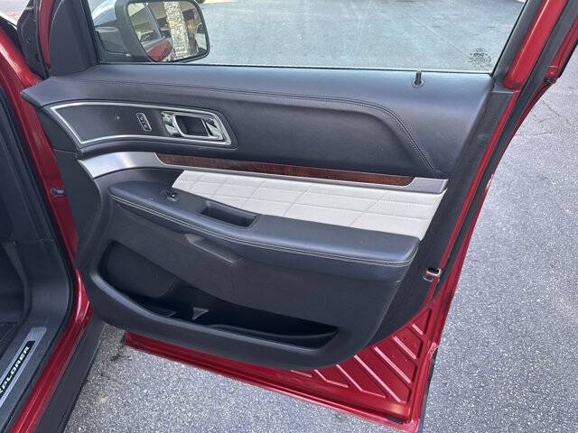 2017 Ford Explorer Platinum