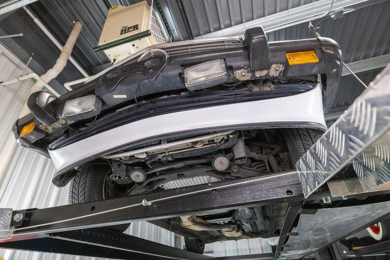 1987 Mercedes-Benz 560-Class 560 SL