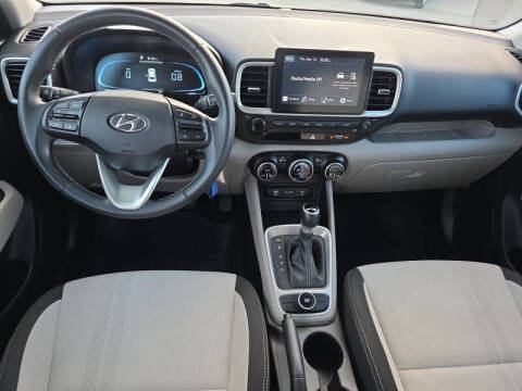 2023 Hyundai Venue SEL