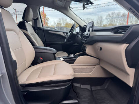 2022 Ford Escape Hybrid SEL