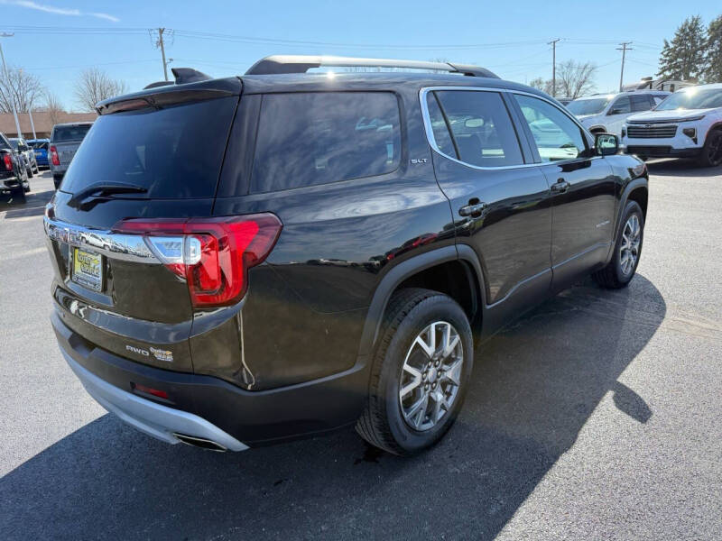 2023 GMC Acadia SLT