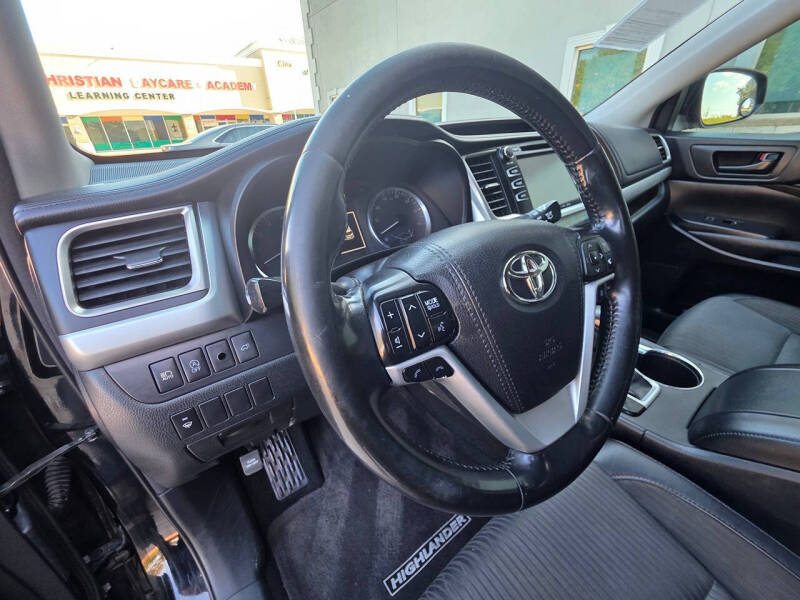 2017 Toyota Highlander LE Plus