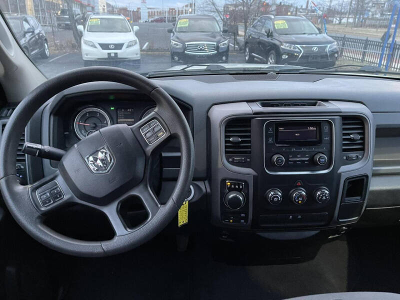 2018 RAM Ram 1500 Pickup Tradesman photo 16