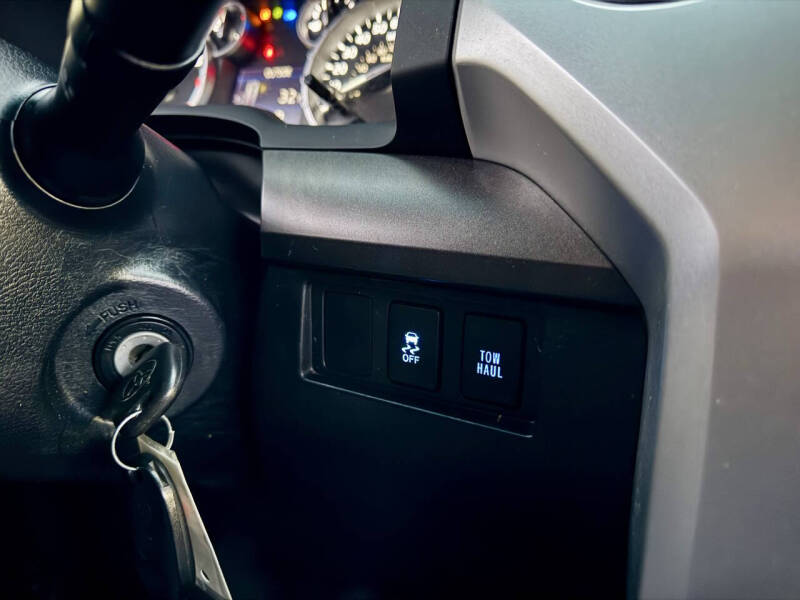 2014 Toyota Tundra SR5