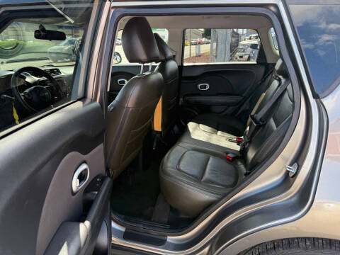 2015 Kia Soul +