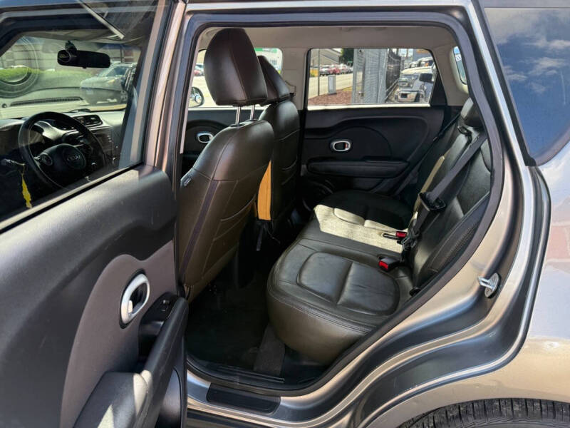2015 Kia Soul +
