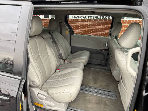 2014 Toyota Sienna XLE 8-Passenger