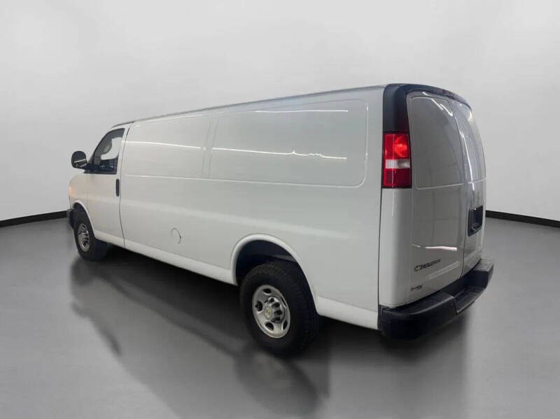 2023 Chevrolet Express 2500