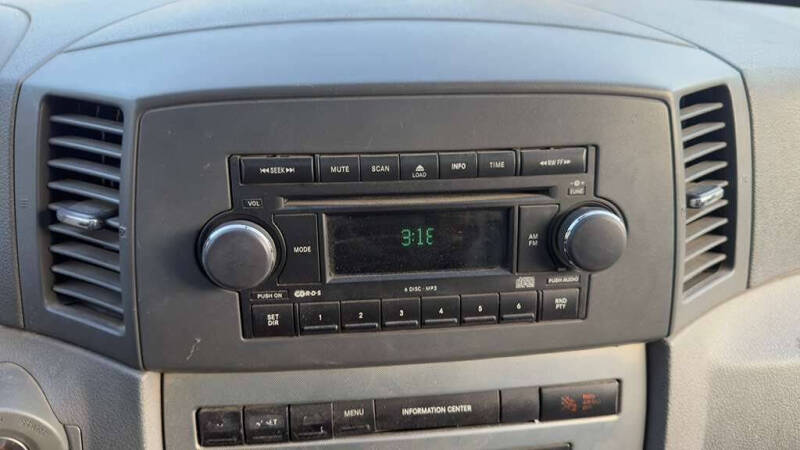 2006 Jeep Grand Cherokee Laredo