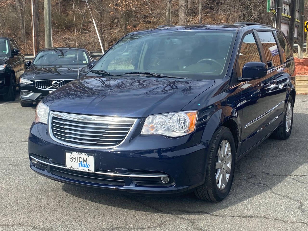 2014 Chrysler Town and Country Touring 4dr Mini Van 