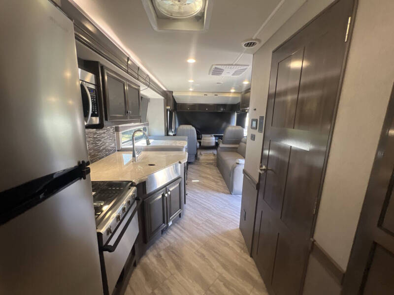 2020 Holiday Rambler Invicta