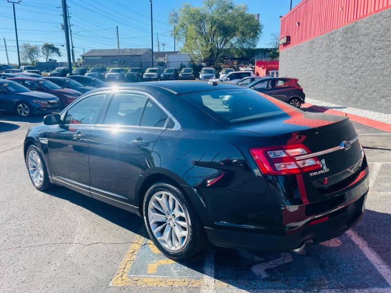 2017 Ford Taurus Limited