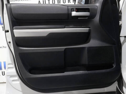 2017 Toyota Tundra SR5