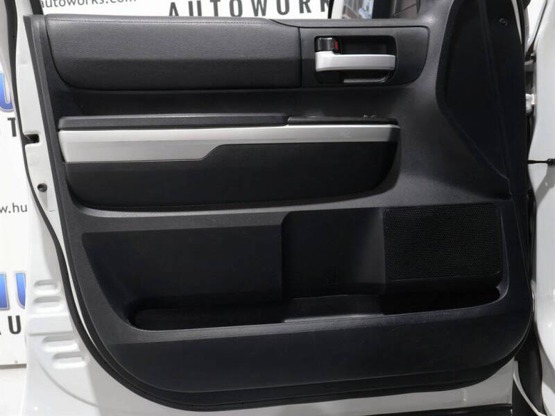 2017 Toyota Tundra SR5