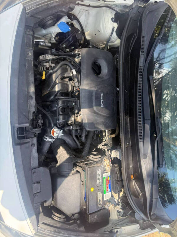 2016 Kia Rio 5-Door LX