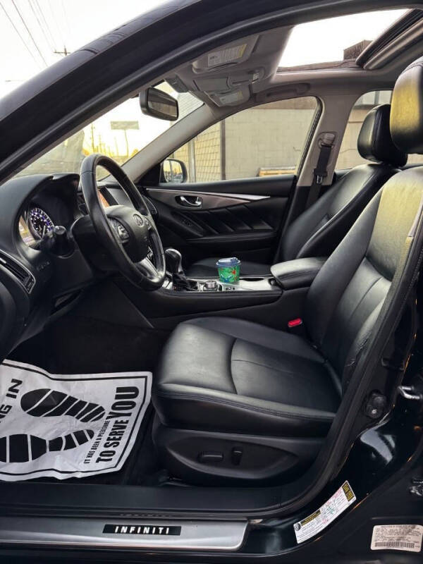 2015 Infiniti Q50 Premium