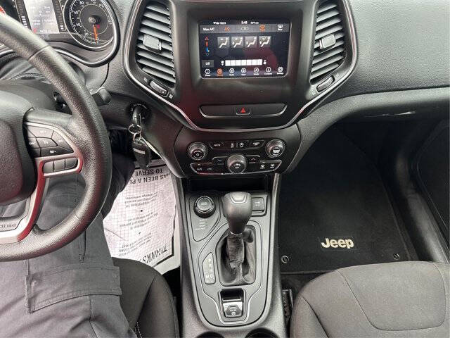 2019 Jeep Cherokee Latitude