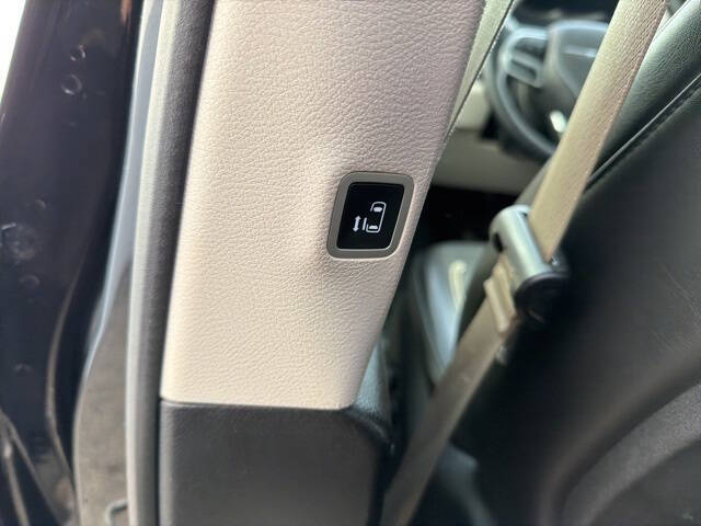 2020 Chrysler Voyager LXi