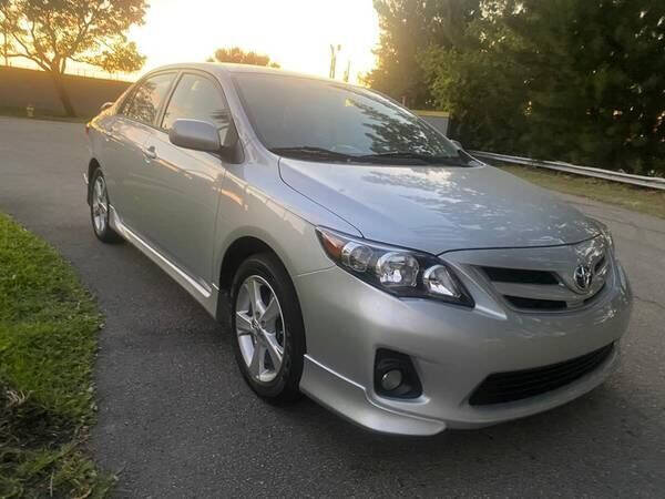 2013 TOYOTA Corolla Sedan