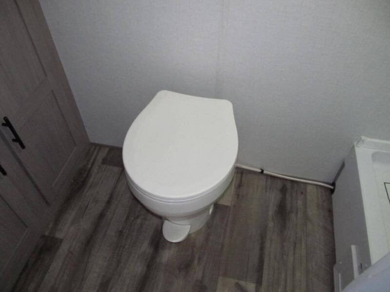 2024 Coleman CM17r24