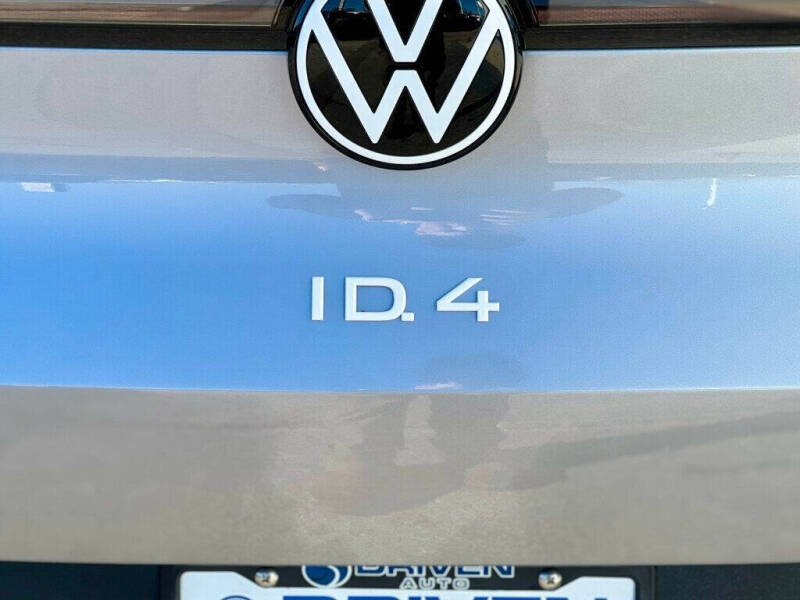 2023 Volkswagen ID.4 Pro