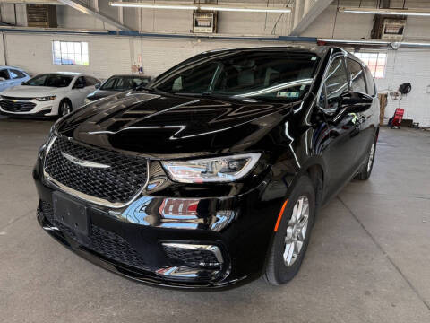 2025 Chrysler Pacifica Select